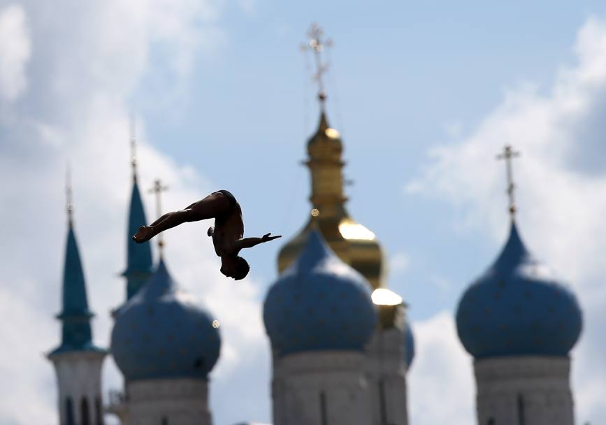Lo spettacolo dell&#39;high diving, tuffi da 27 metri ai mondiali di nuoto di Kazan (Afp)